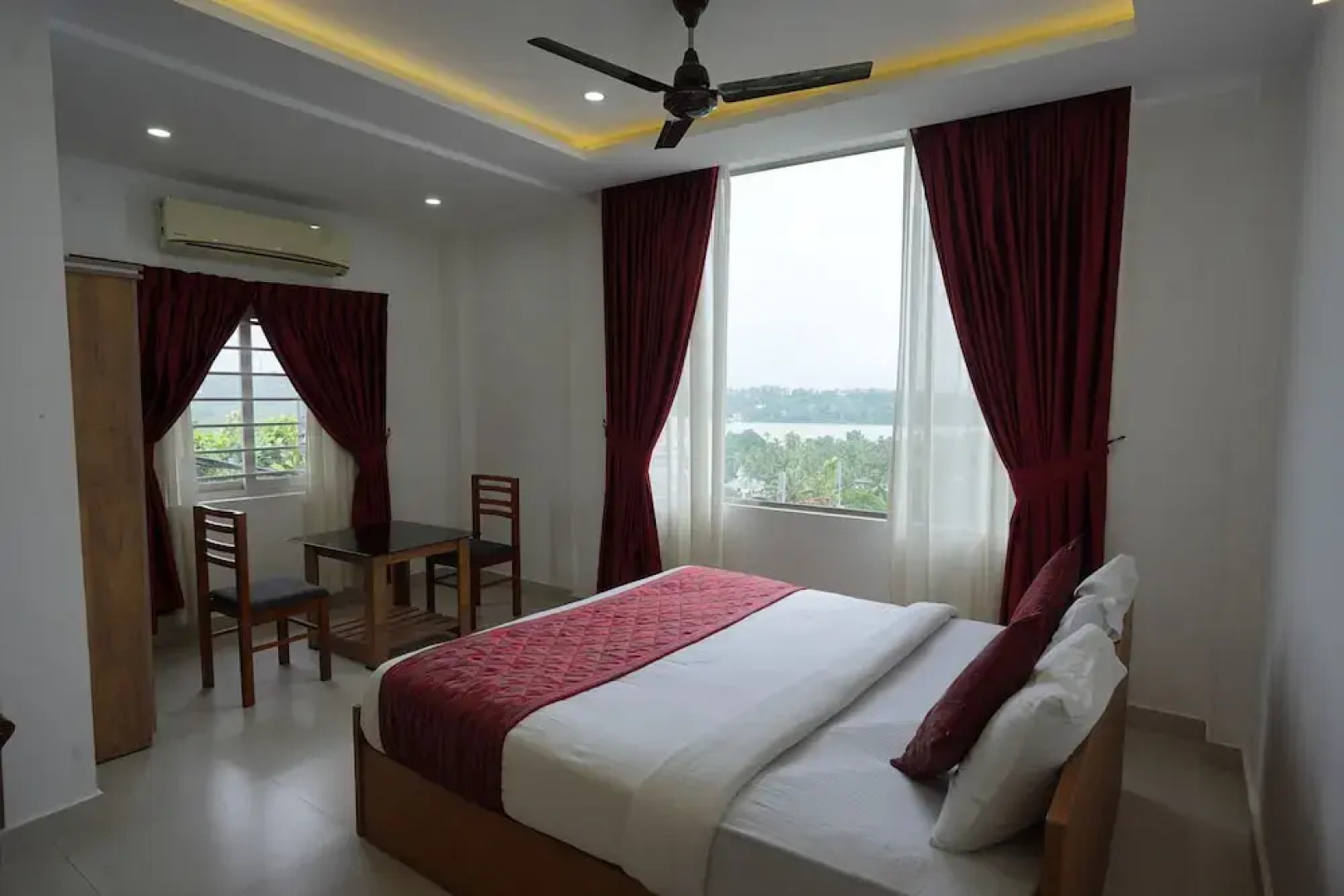 Parassini Tourist Home