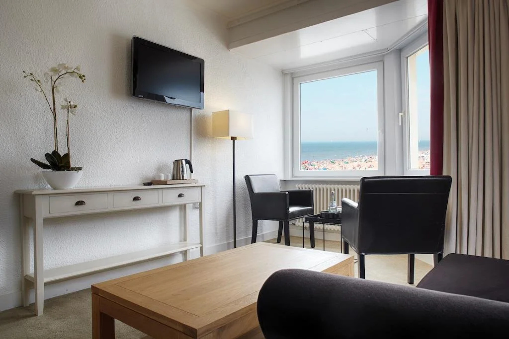 Beach Hotel - Auberge des Rois