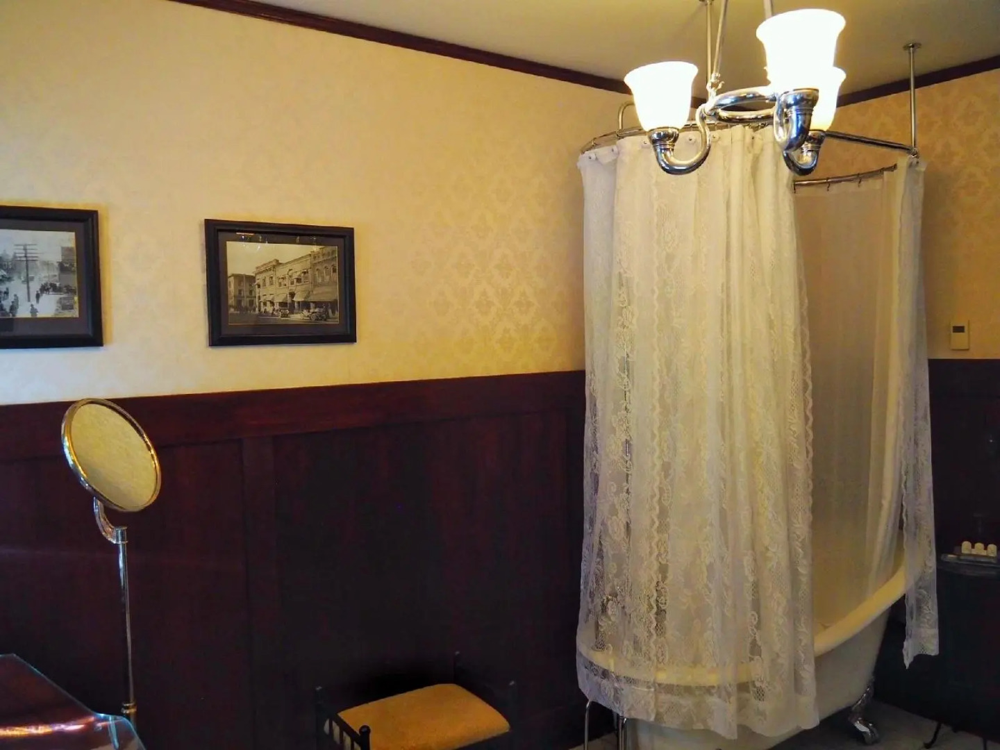 Lady Geneva Bed and Breakfast