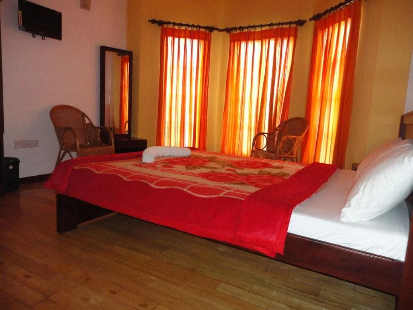 Vista Rooms Rose Garden