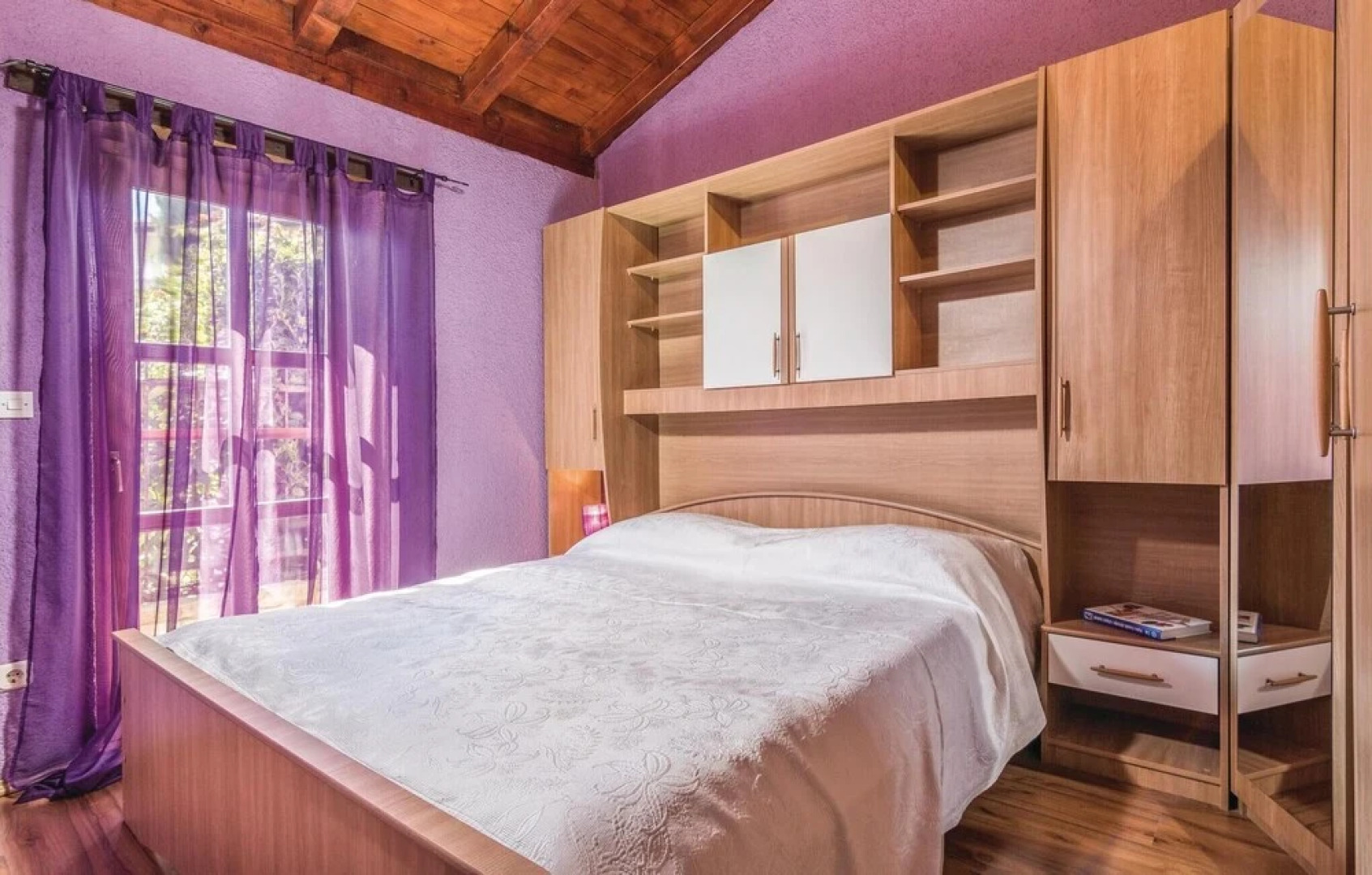 Beautiful Home in Sv lovrec With Wifi and 1 Bedrooms