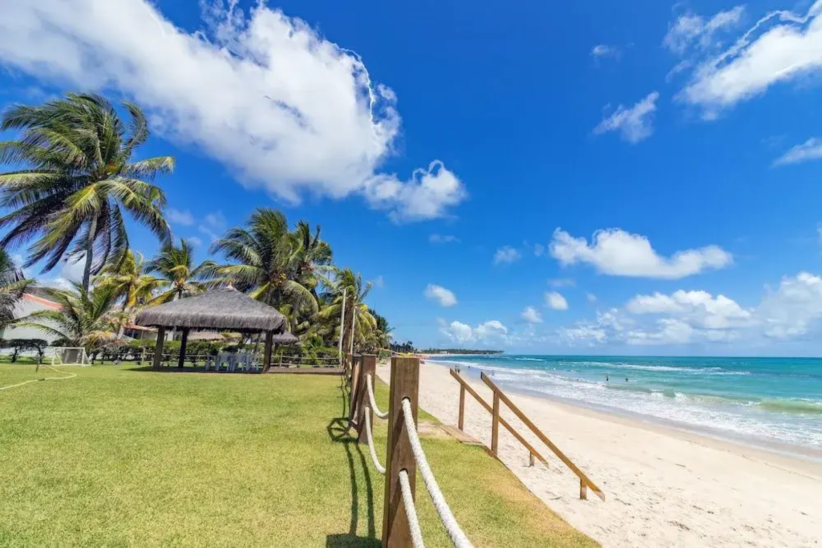 Mansão pé na areia em Carneiros