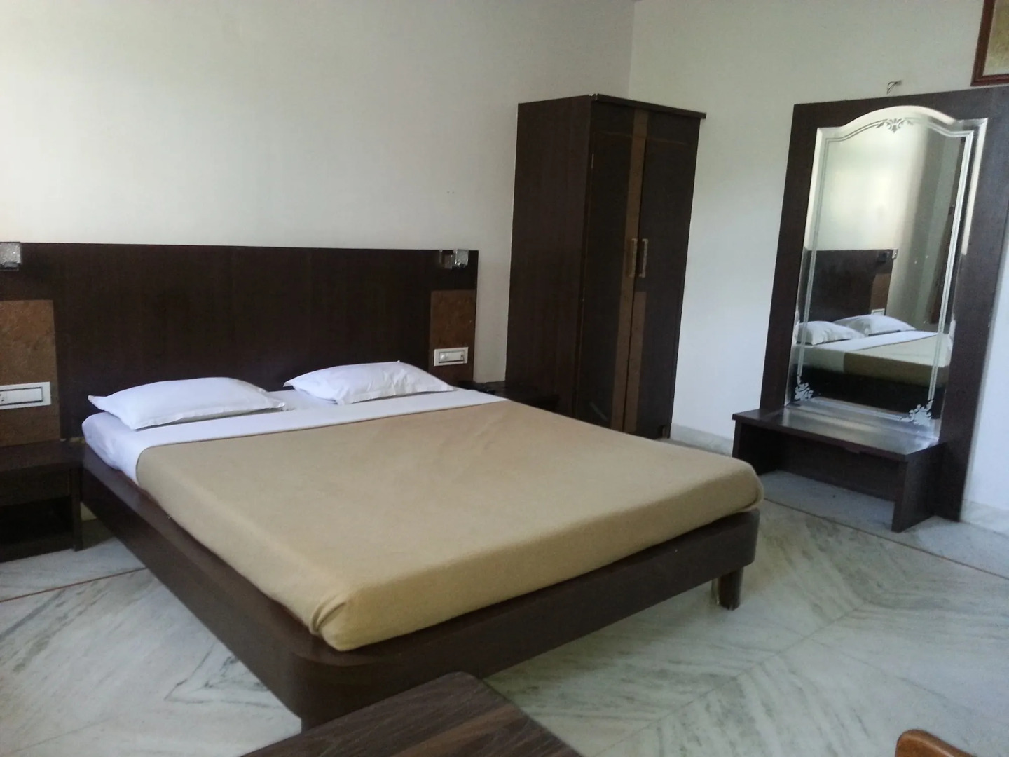 Hotel Garden View Nathdwara Pure Veg