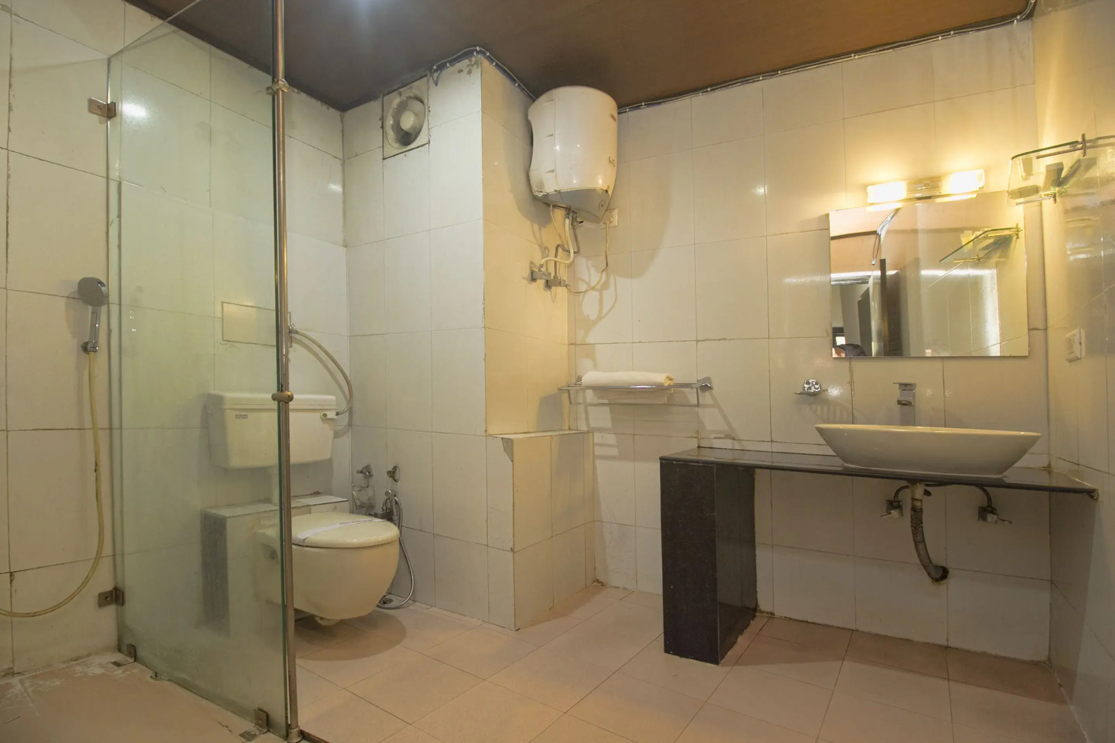 OYO 28171 Kava Suites