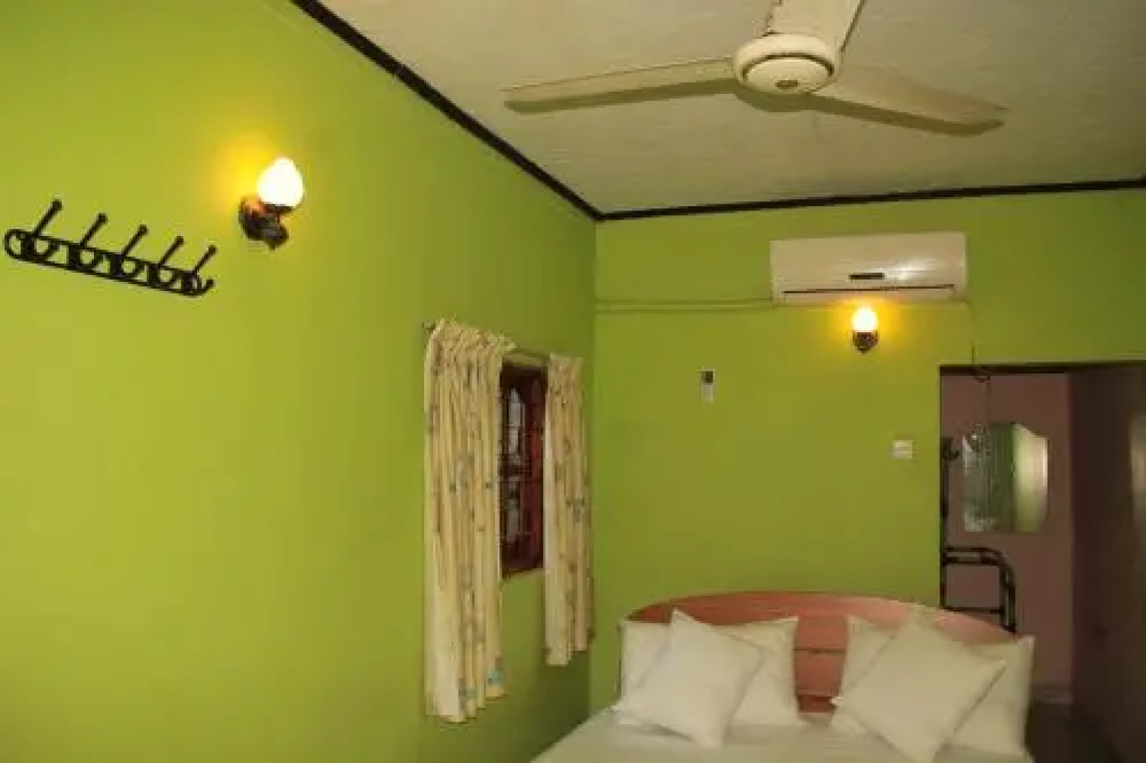 Elephants Fence Guest & Safari Services