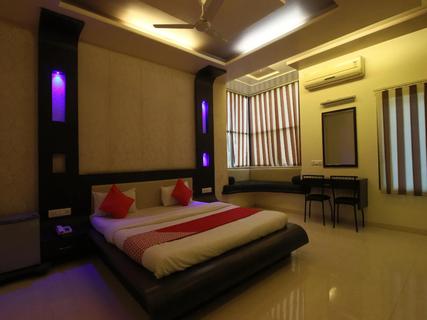 OYO 24838 Hotel Neelam
