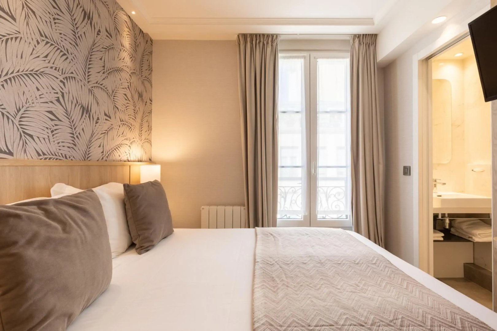 Kimpton Journeyman Hotel by IHG