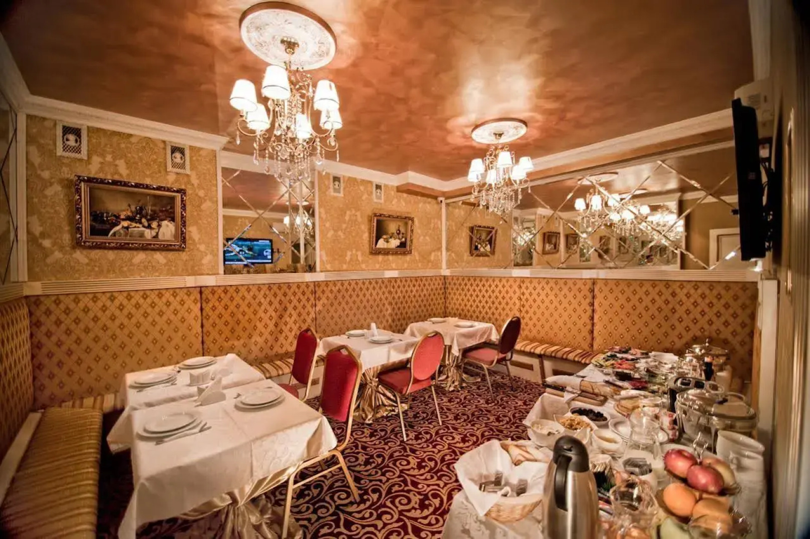 Отель «Роял Сити»