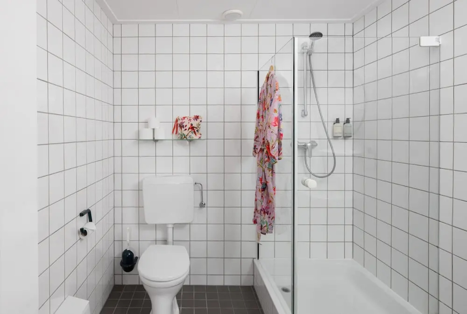 Green White Hotel Restaurant