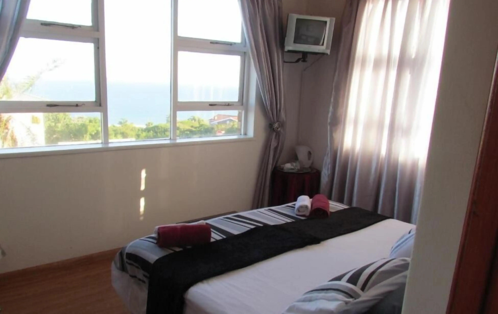 Blue Horizon Bay Guest House