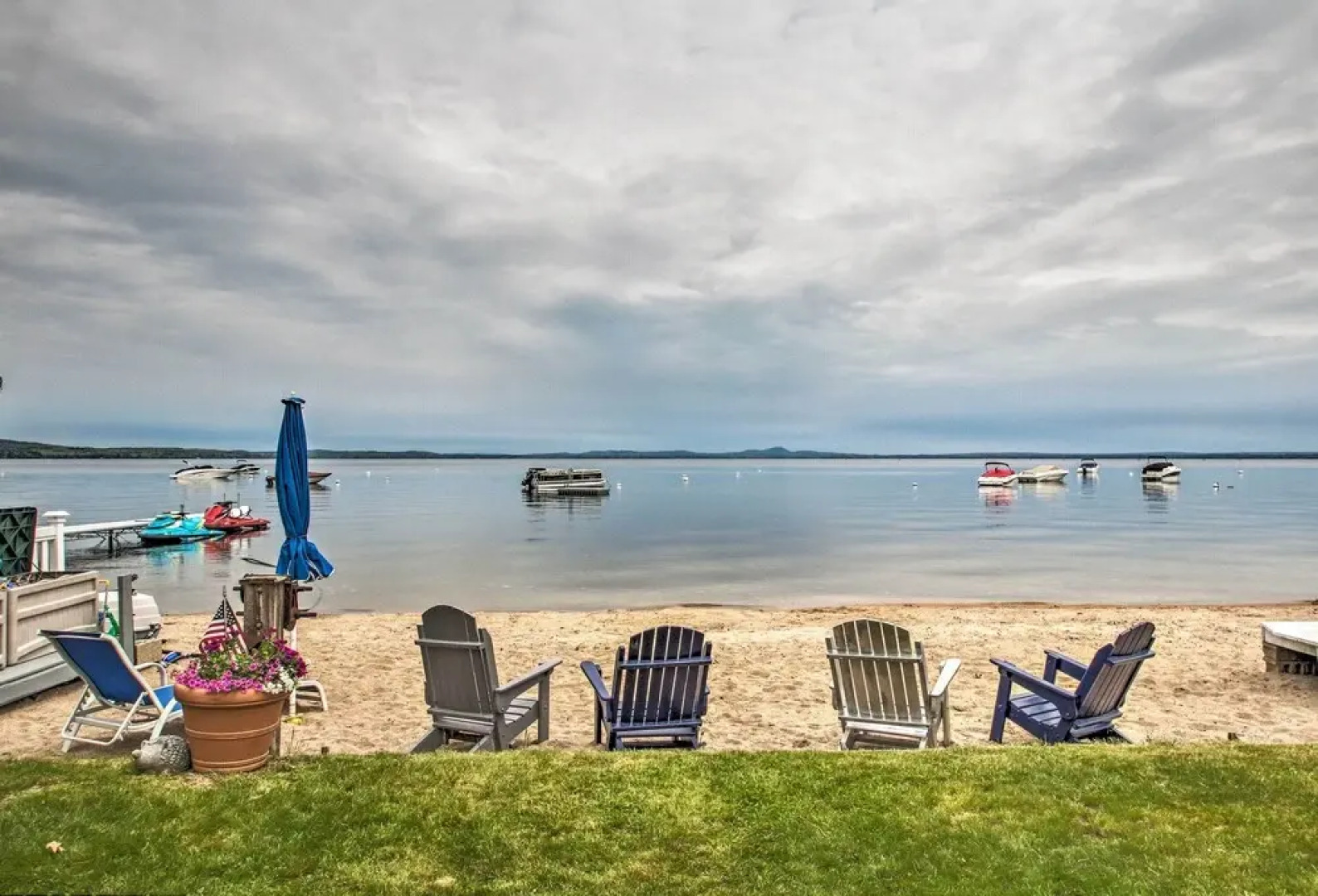 Sebago Lake Cottage w/ Patio + Beach Access!