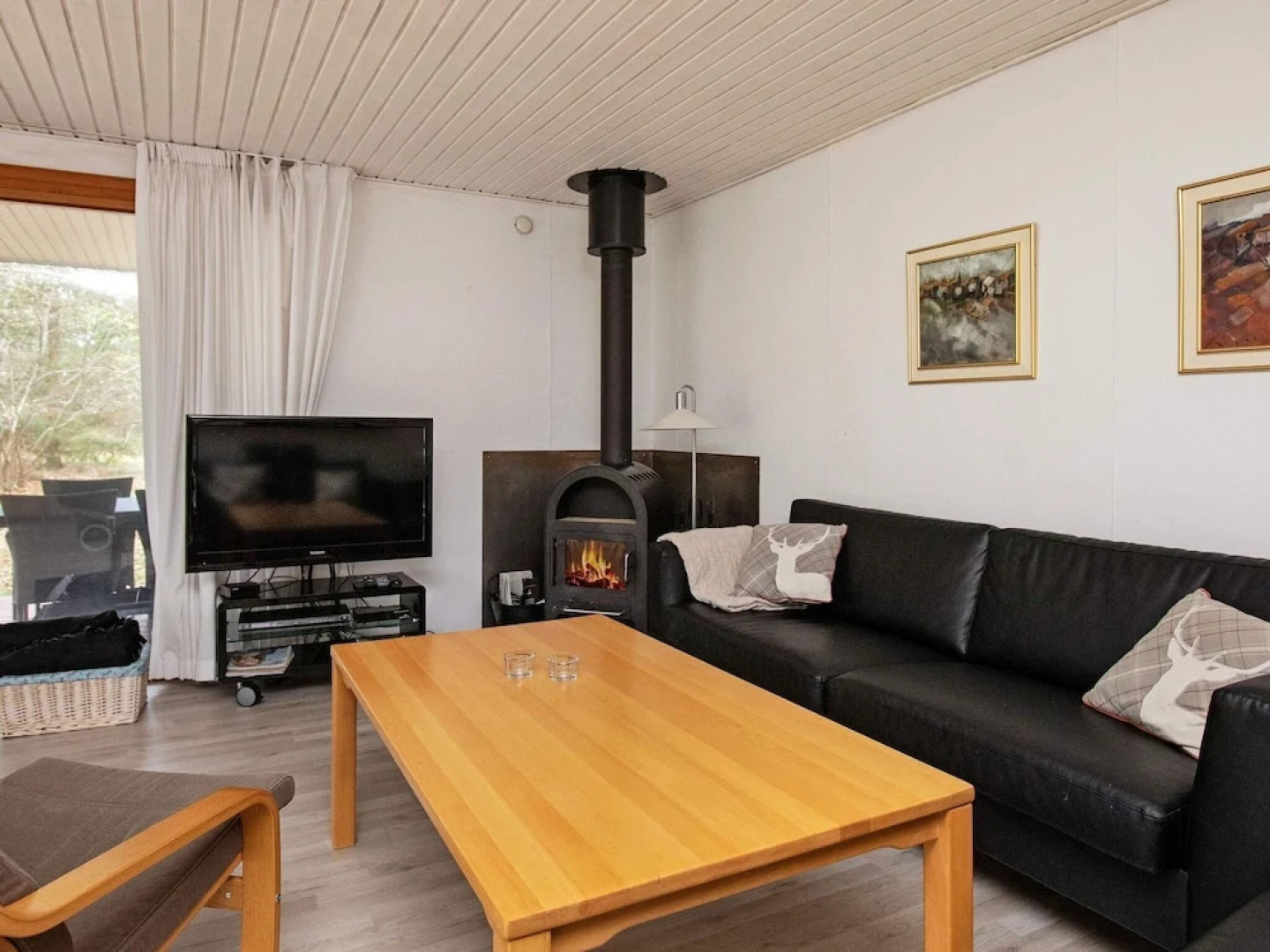 Relaxing Holiday Home in Højby Near Sea