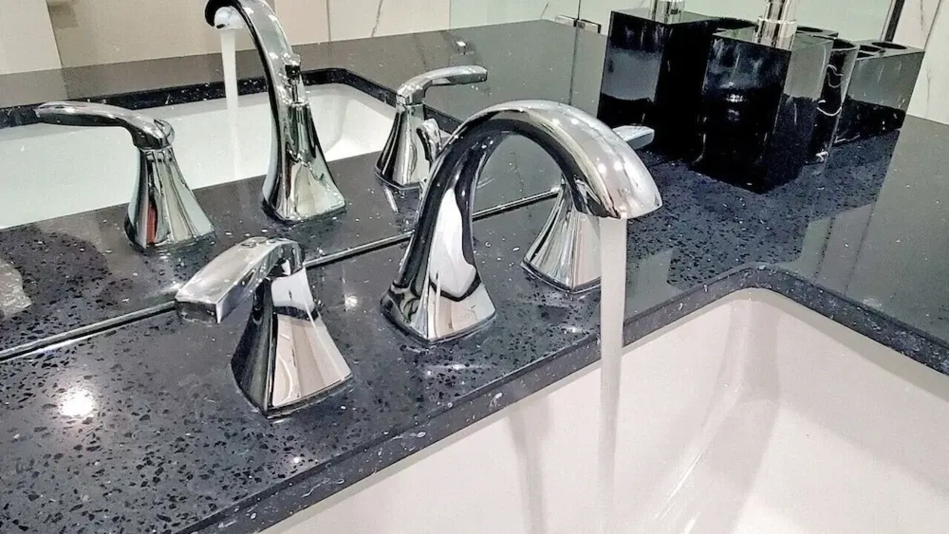 Family Modern Walkout Basement w Sauna Ski Resort 30min