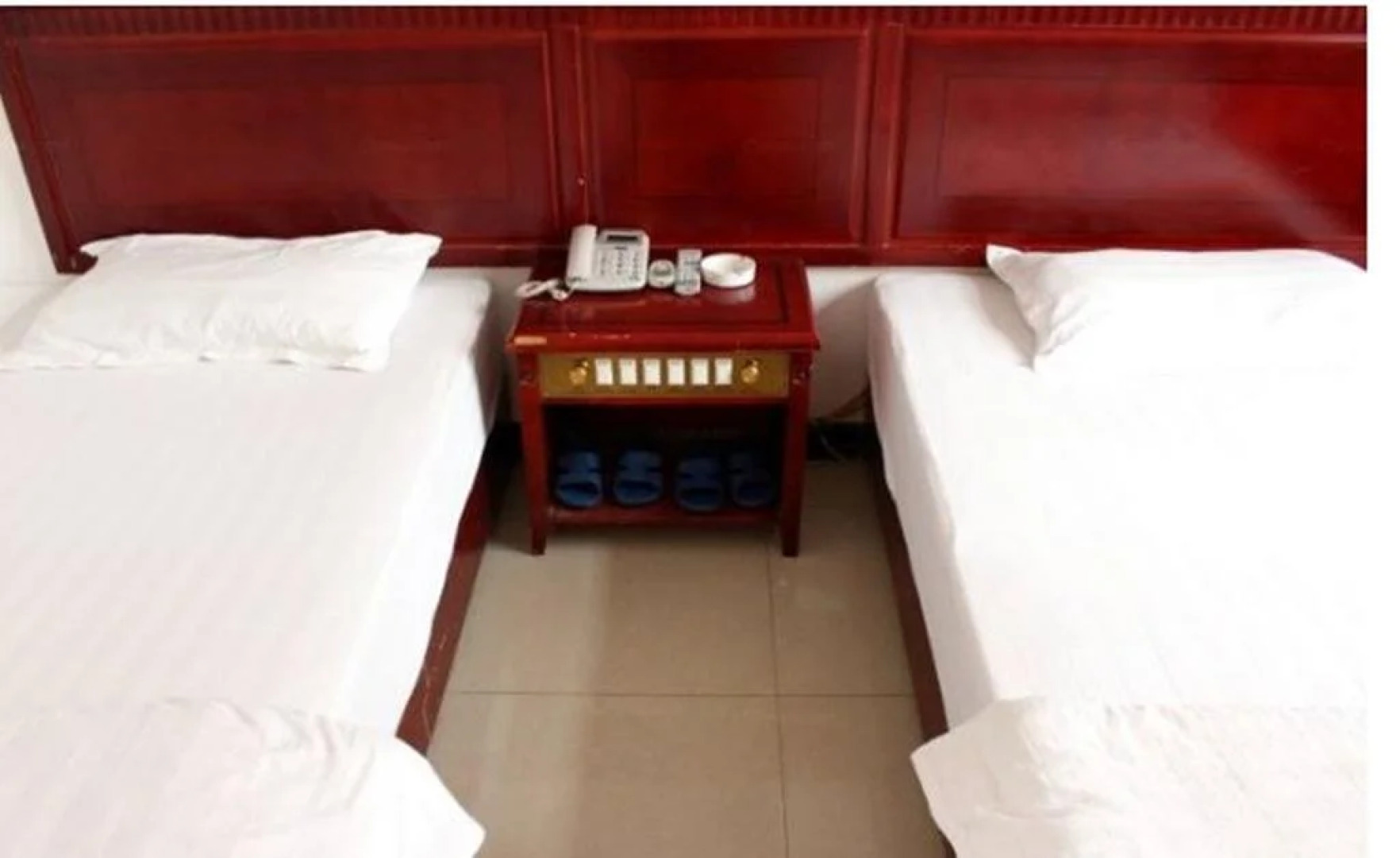 Jinghong Yuerongzhuang Hotel