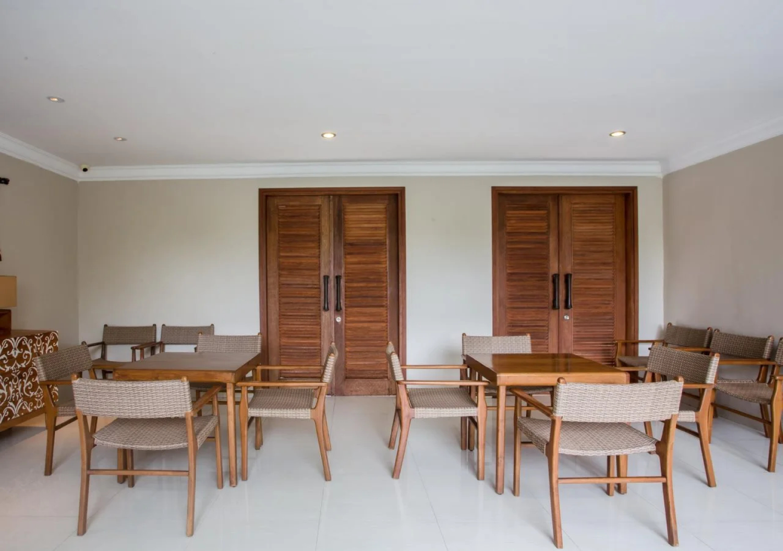 Seminyak Lagoon All Suites Hotel