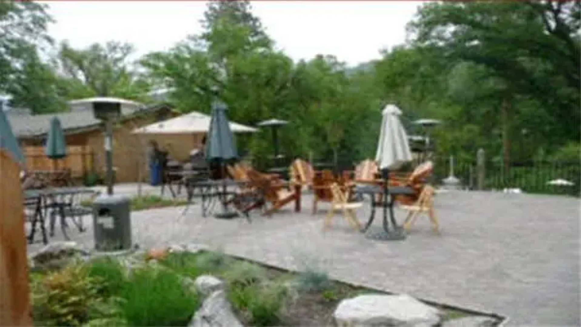 Queen's Inn By the River