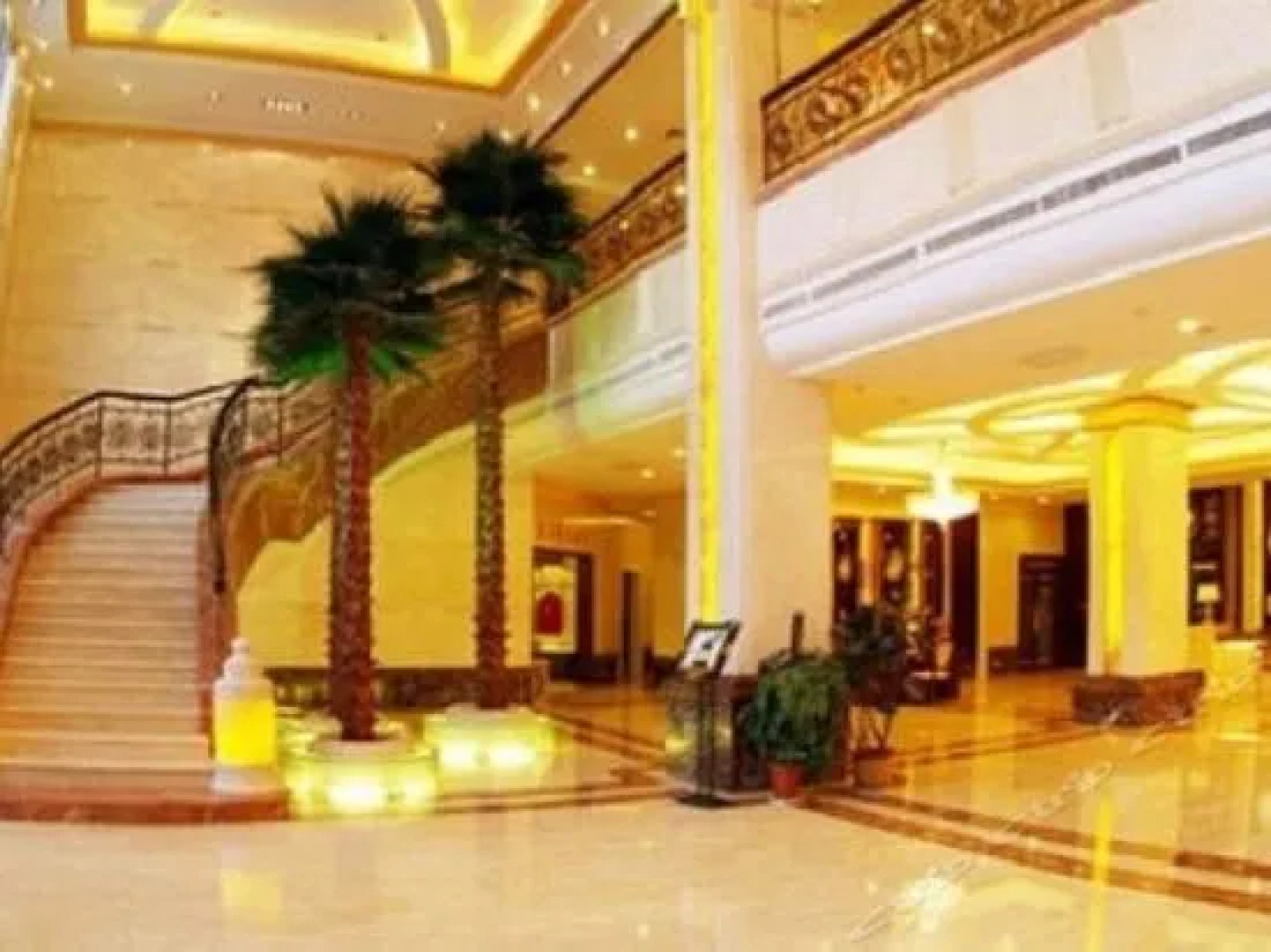 Tianshui Huachen Hotel