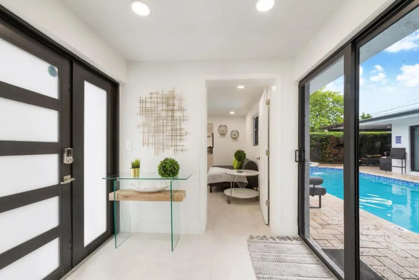 Lux House w/Heated Pool,Jacuzzi ,Basketball Court