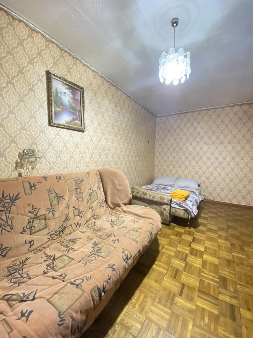 По суткам 33 на проспекте Строителей 46