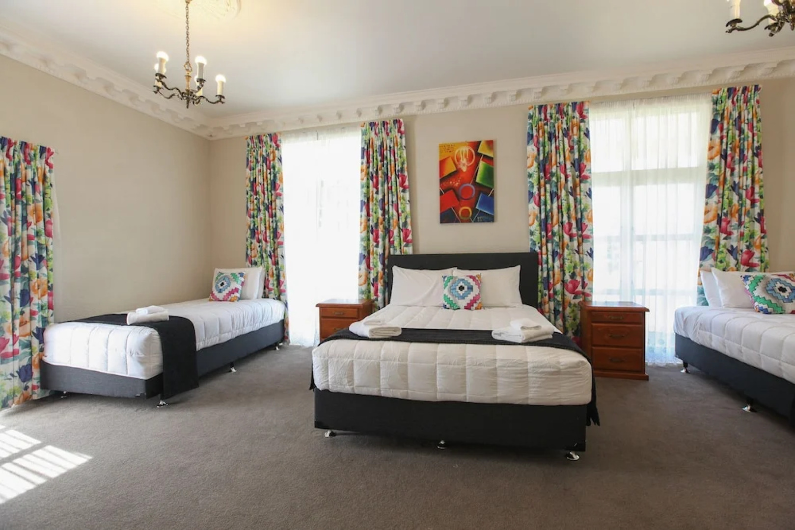 8Brm Luxury in Temple View