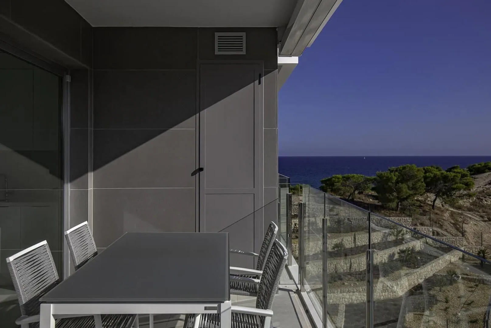 Blue Line Apartment Hotel