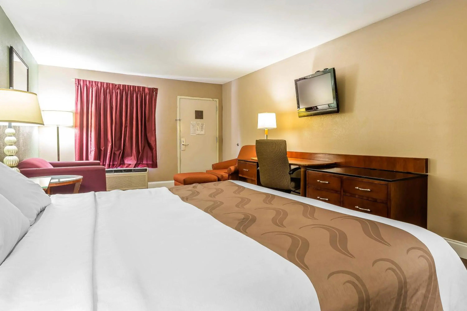 Quality Inn & Suites near Robins Air Force Base