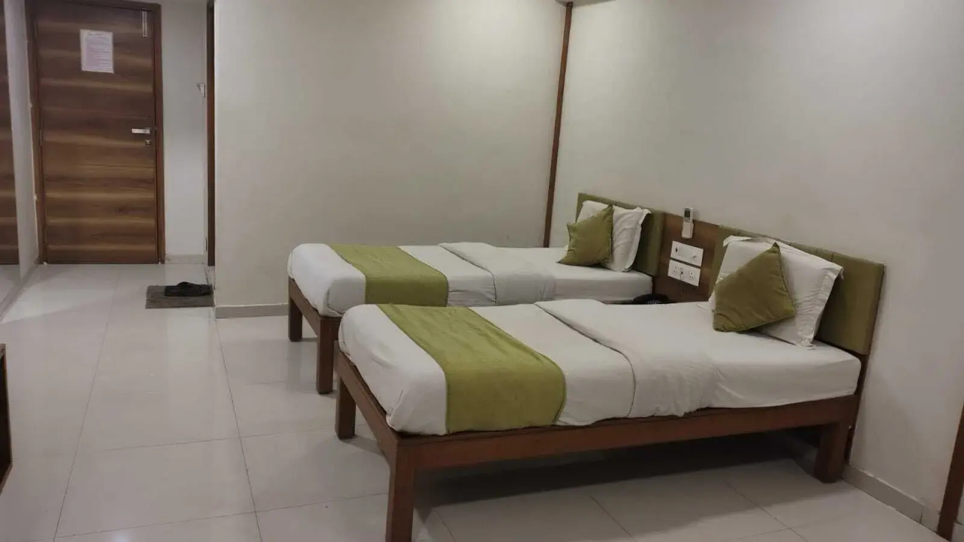 HOTEL PRUDENT - Vadodra