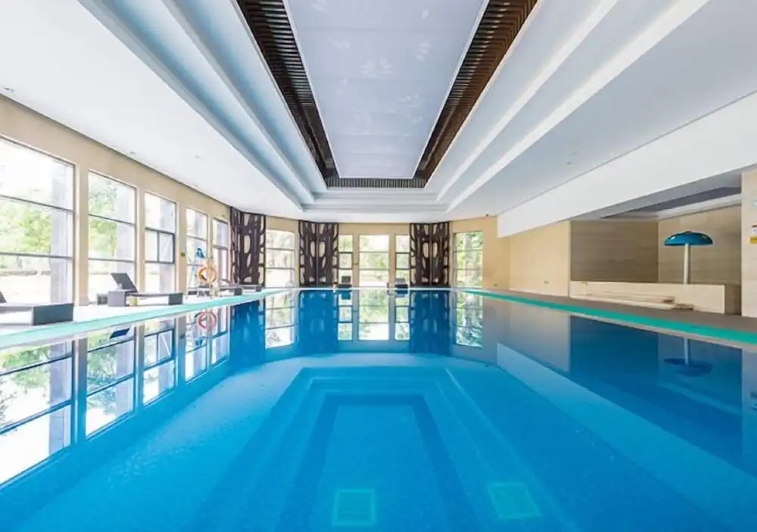 Luan Suntone Plaza Hotel