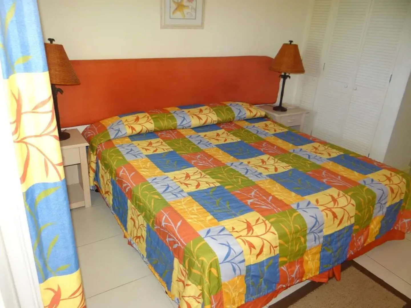 Tropical Winds Apartment Hotel