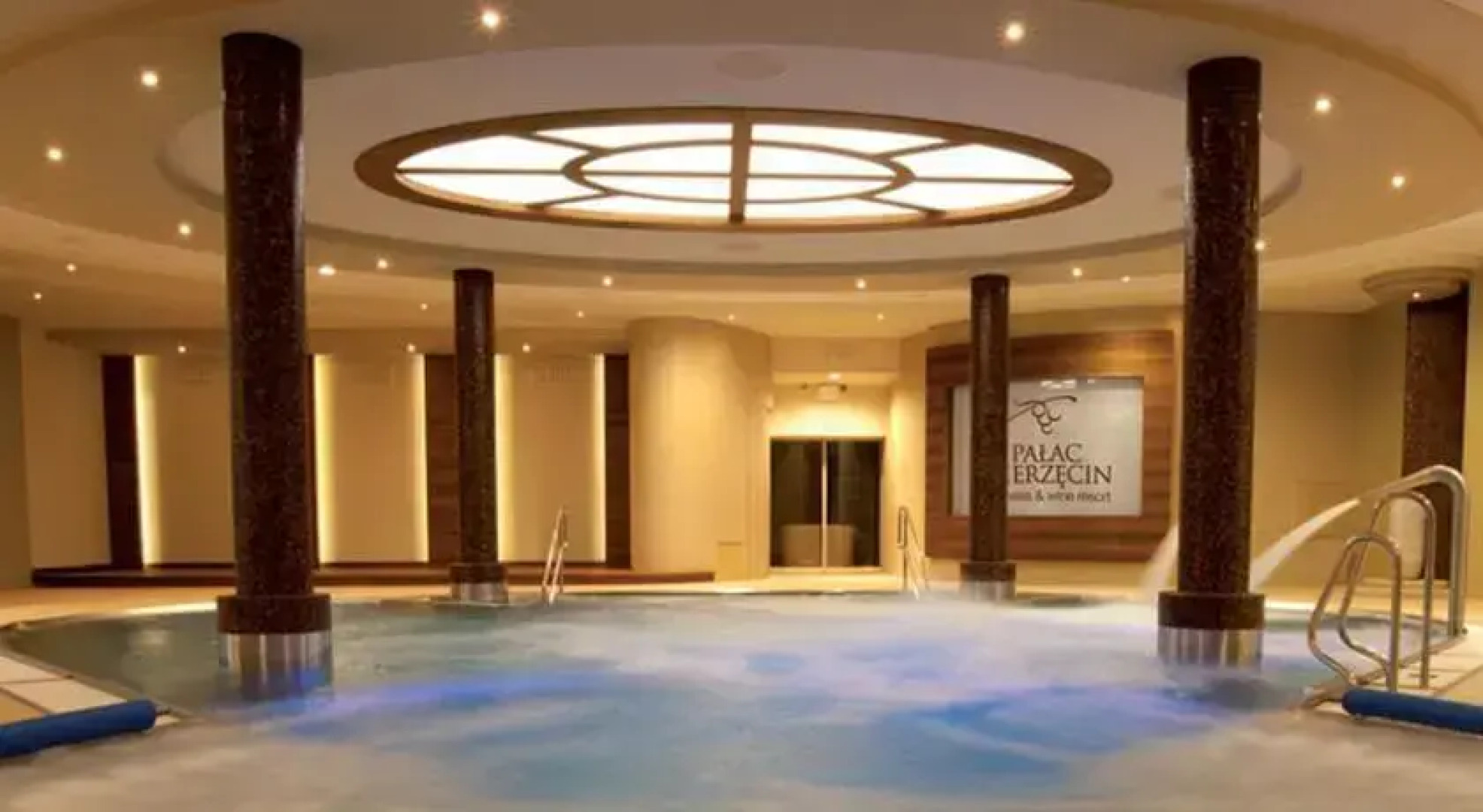 Pałac Mierzęcin Wellness & Wine Resort