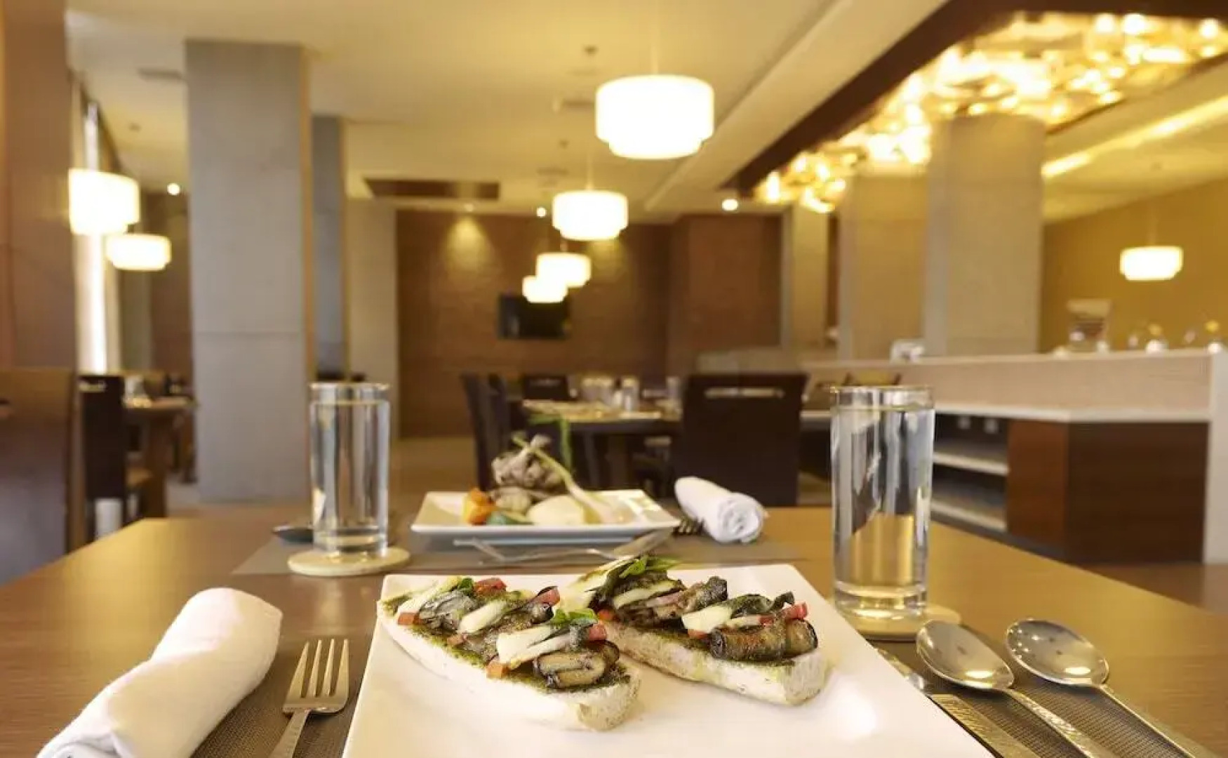 Grey Suit Kakkavakkam