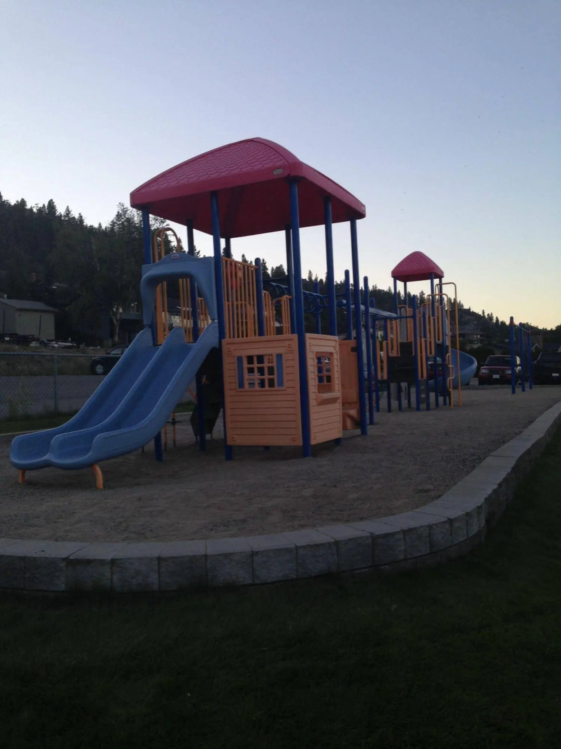 Casa Loma Lakeshore Resort