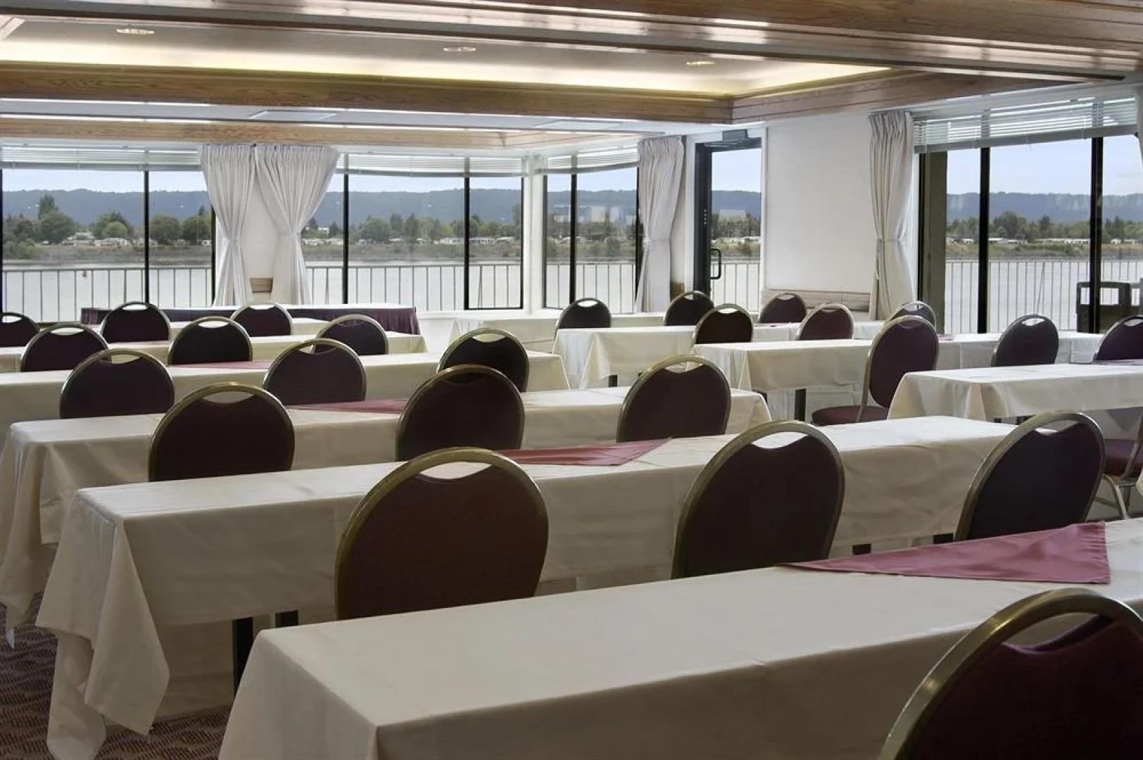 Red Lion Hotel Vancouver at the Quay