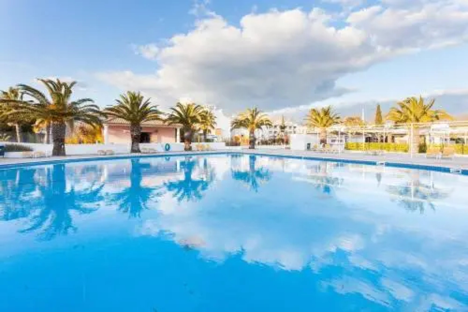 Cabanas Gold By Beach Rentals