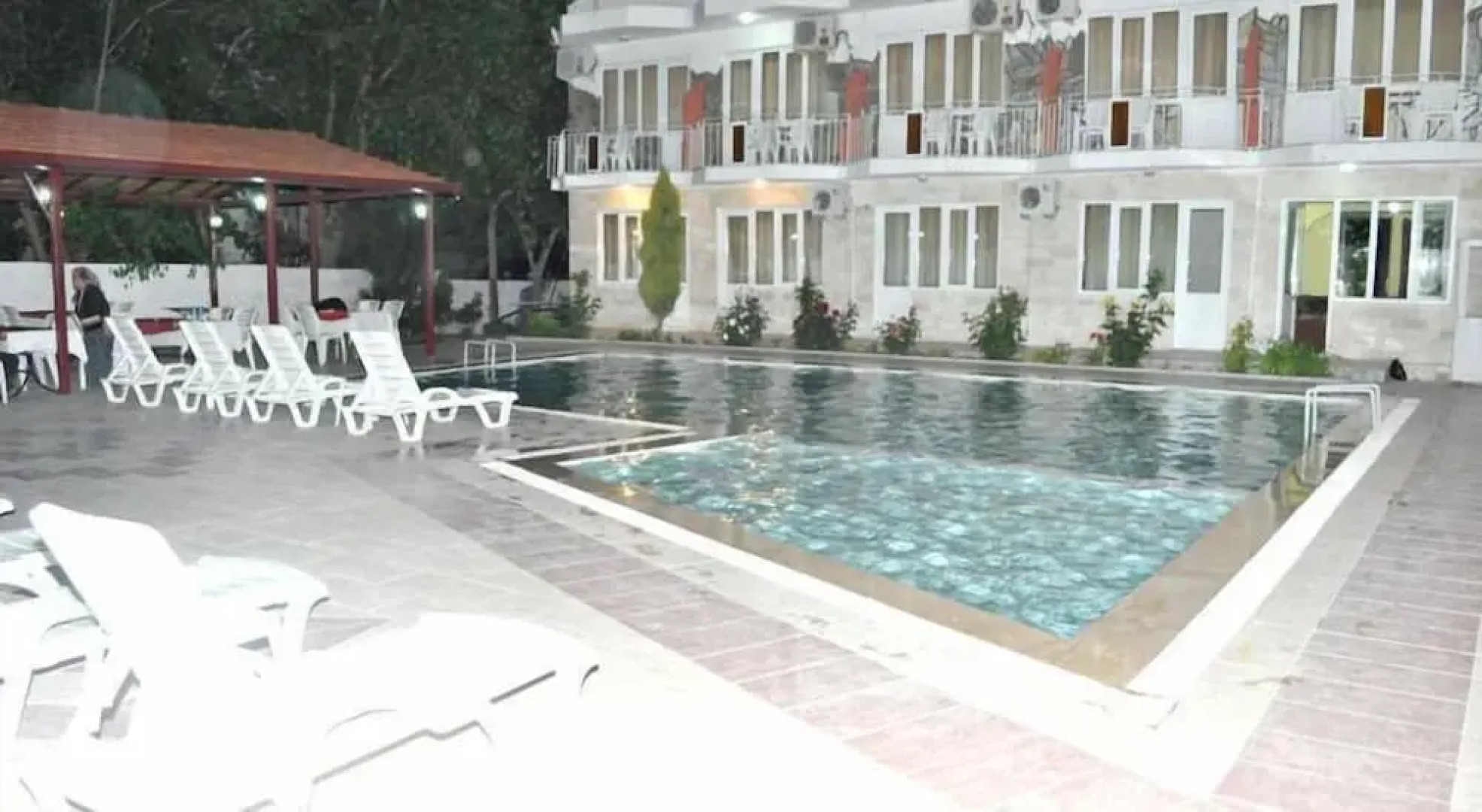Dolphin Yunus Hotel
