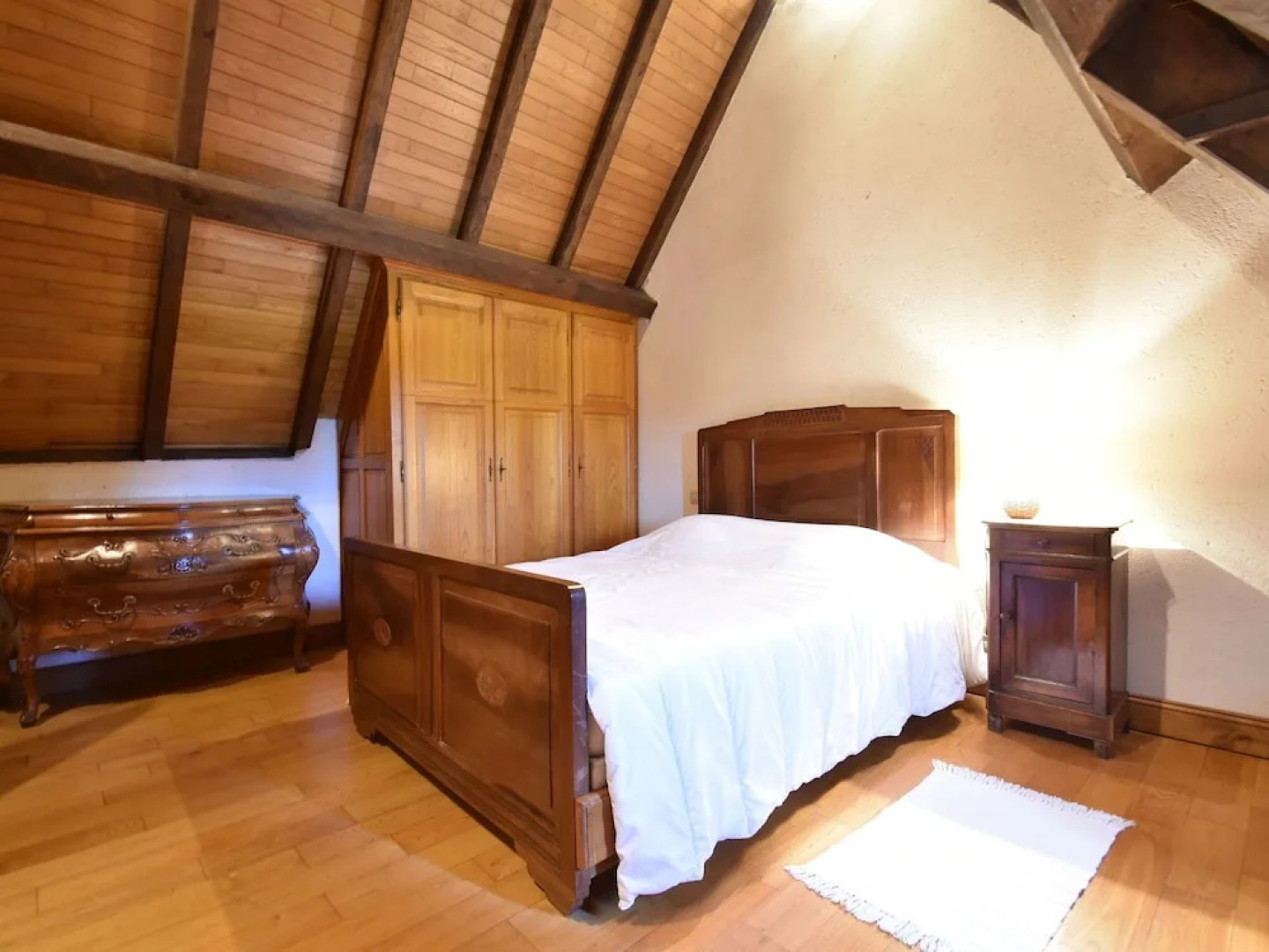 Beautiful Holiday Home with Heated Pool in Cazals France