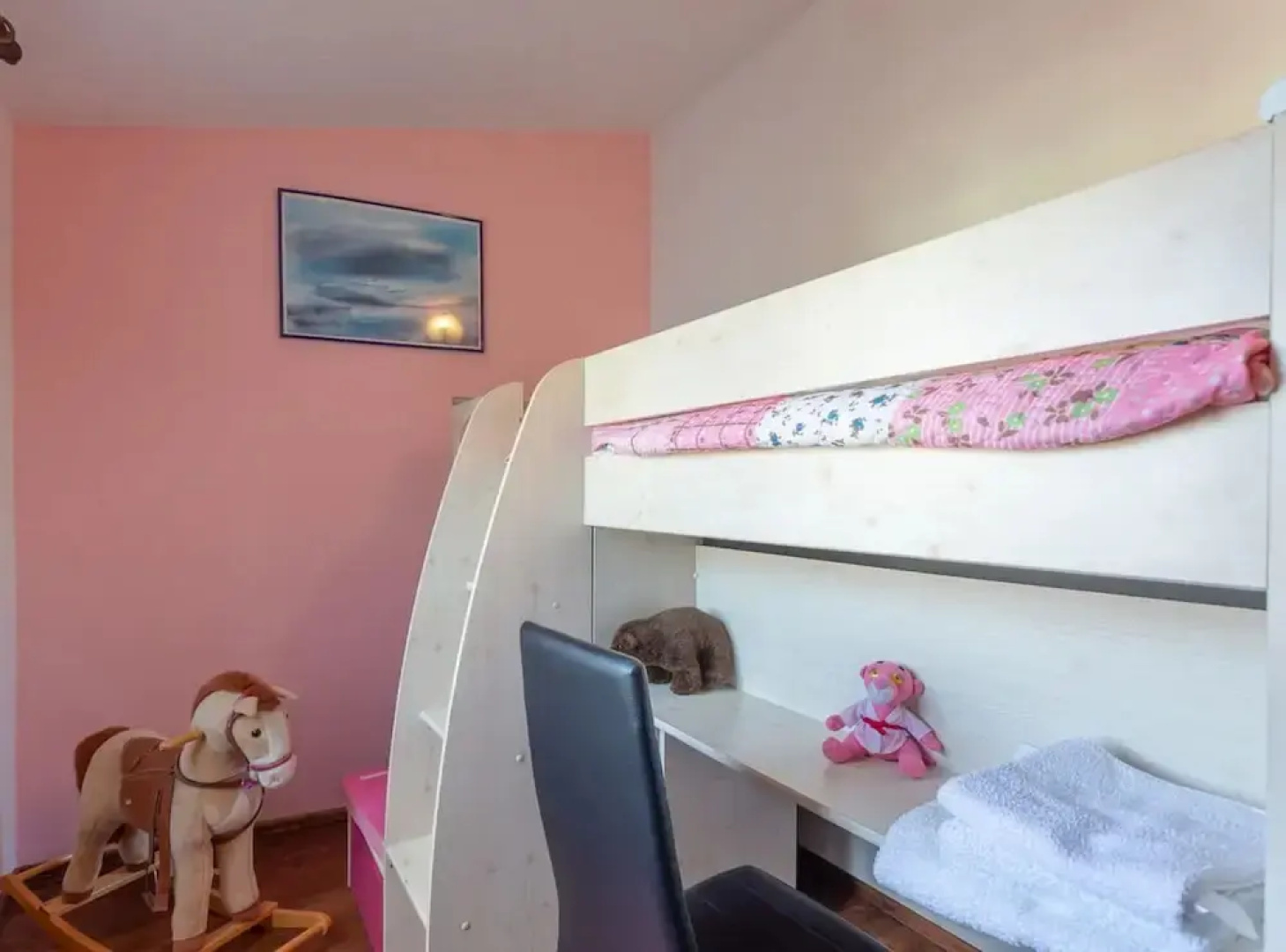 Sunny Escape Holiday Home Dicmo With Pool and Gym