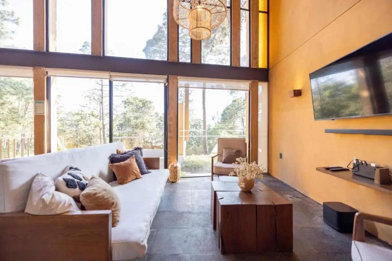 Cabaña de lujo moderna con Alberca climatizada Mazamitla bosque 1