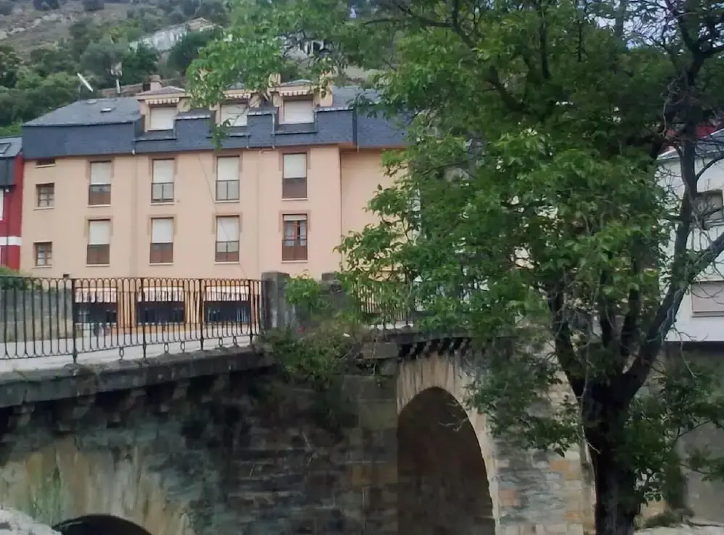 Hostal Restaurante Méndez "El Guardia"