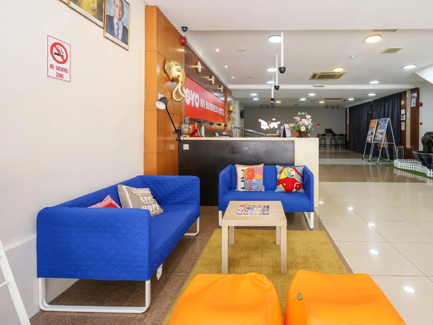 OYO 43955 N9 Business Hotel