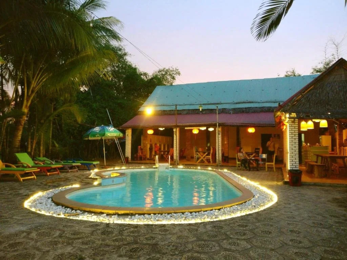 Long Life Hotel