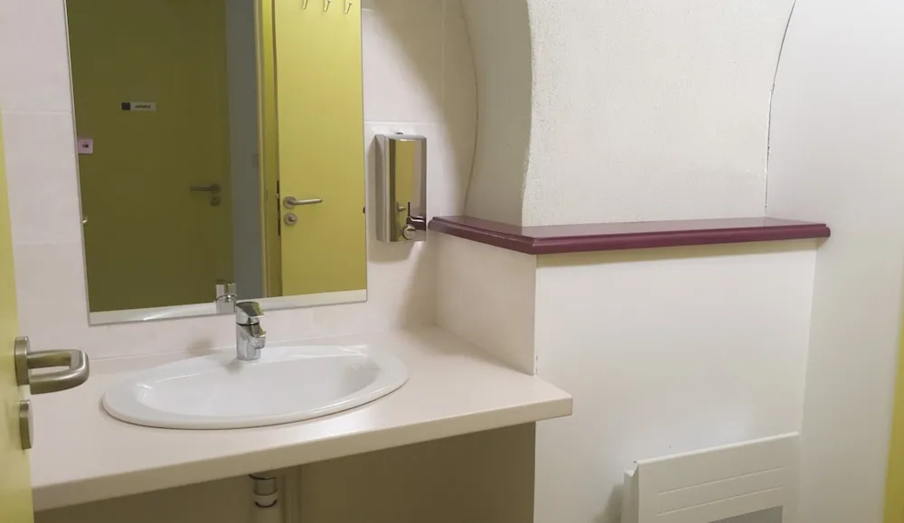 Hostel Les Terrasses du Roc