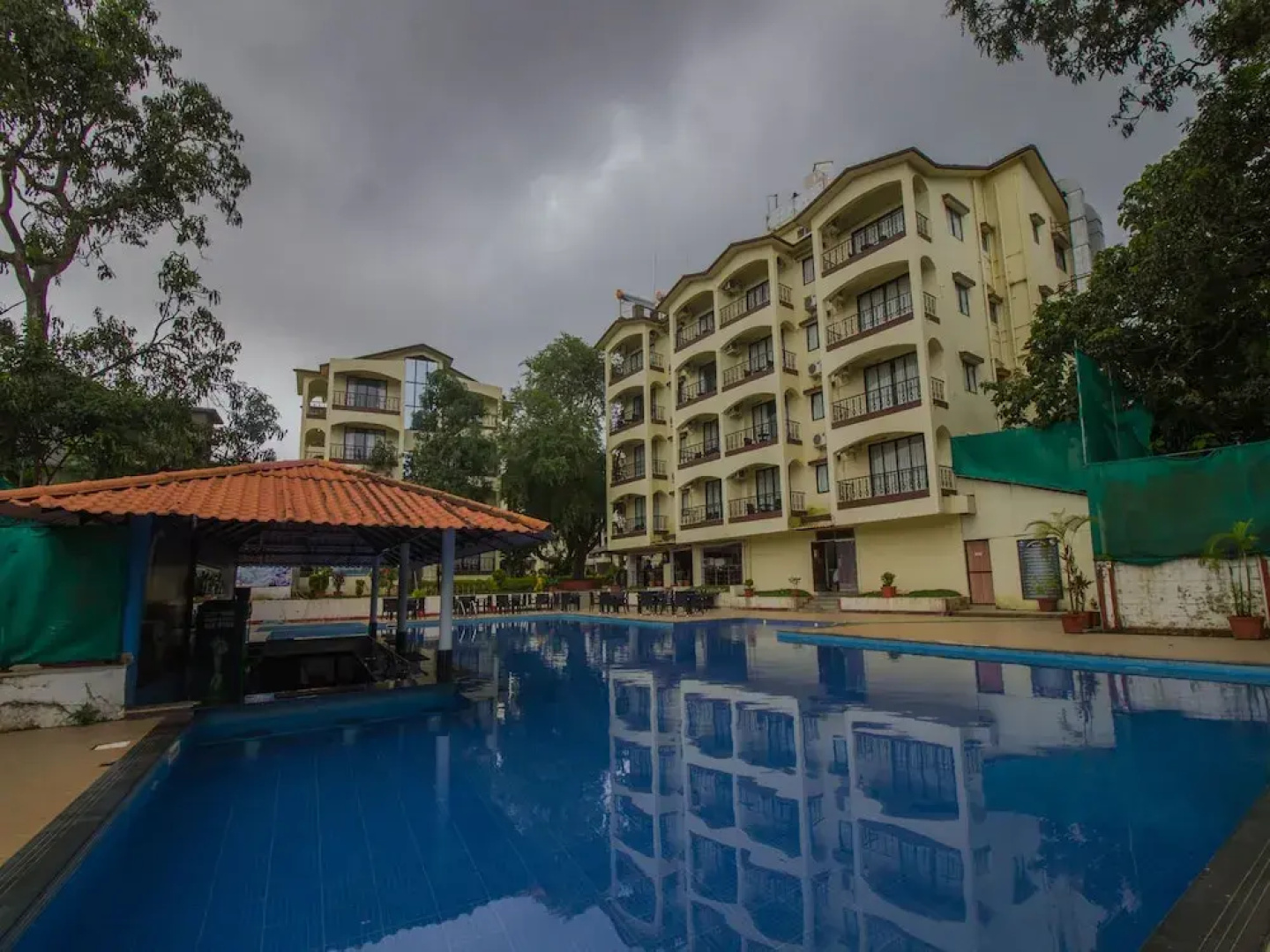 OYO 16780 Home 2BHK with Pool Assagaon