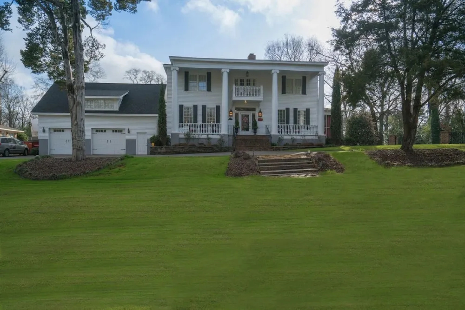 Bama Bed & Breakfast Campus