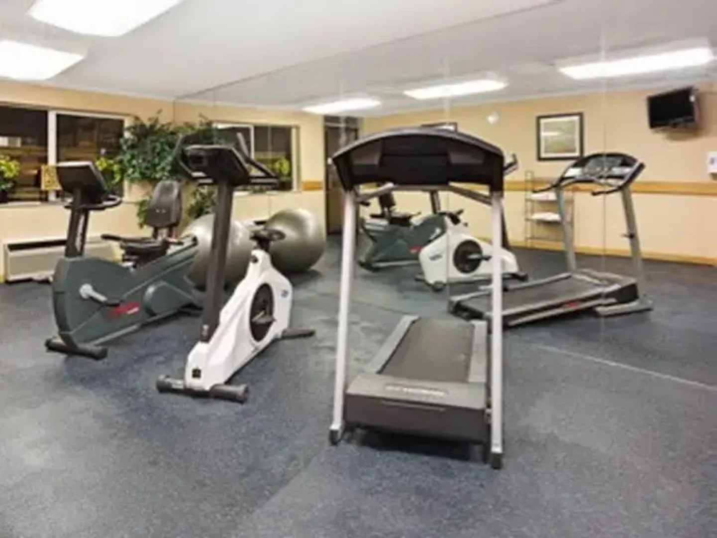Days Inn & Suites by Wyndham Golden/Denver West