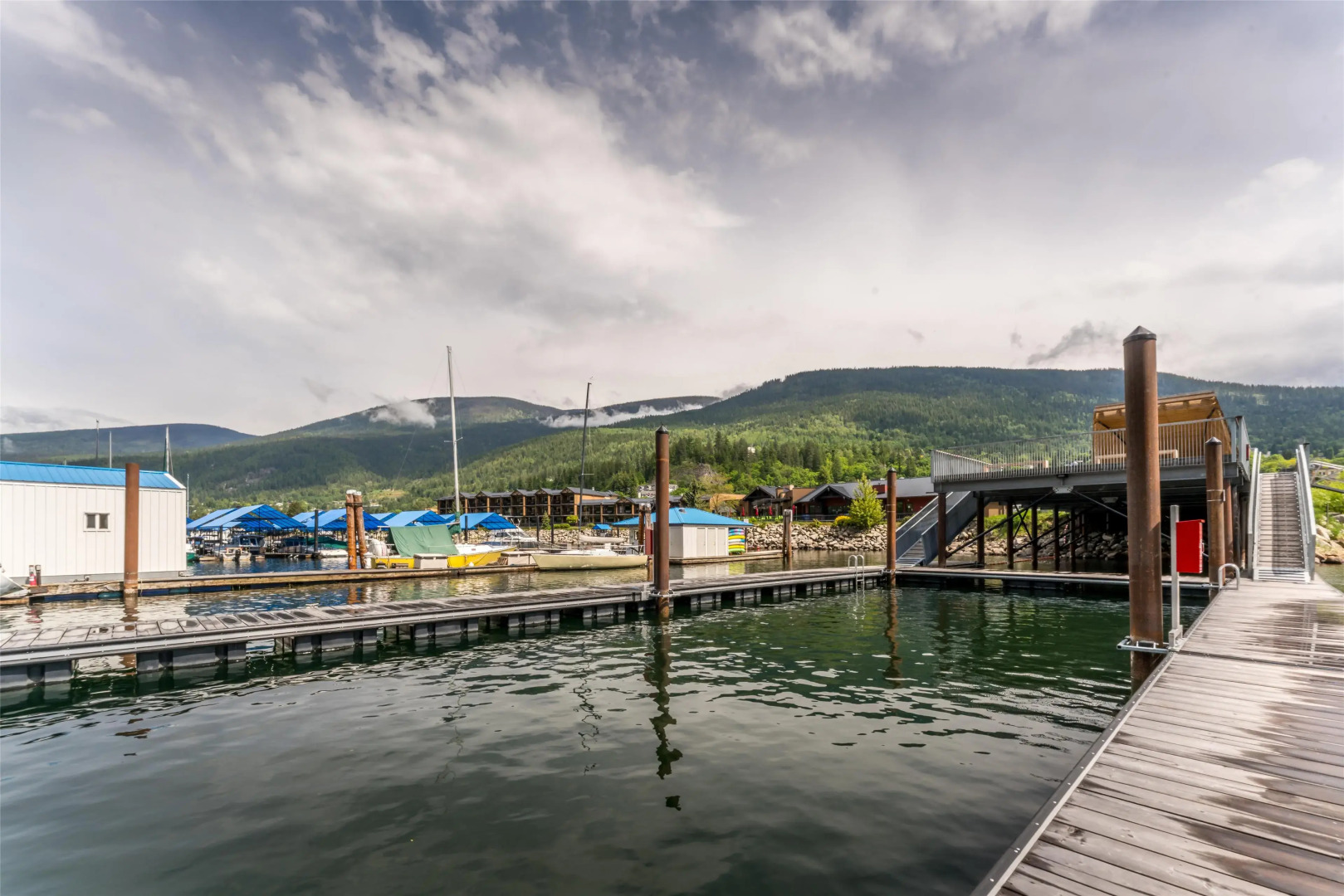 Prestige Lakeside Resort, WorldHotels Elite