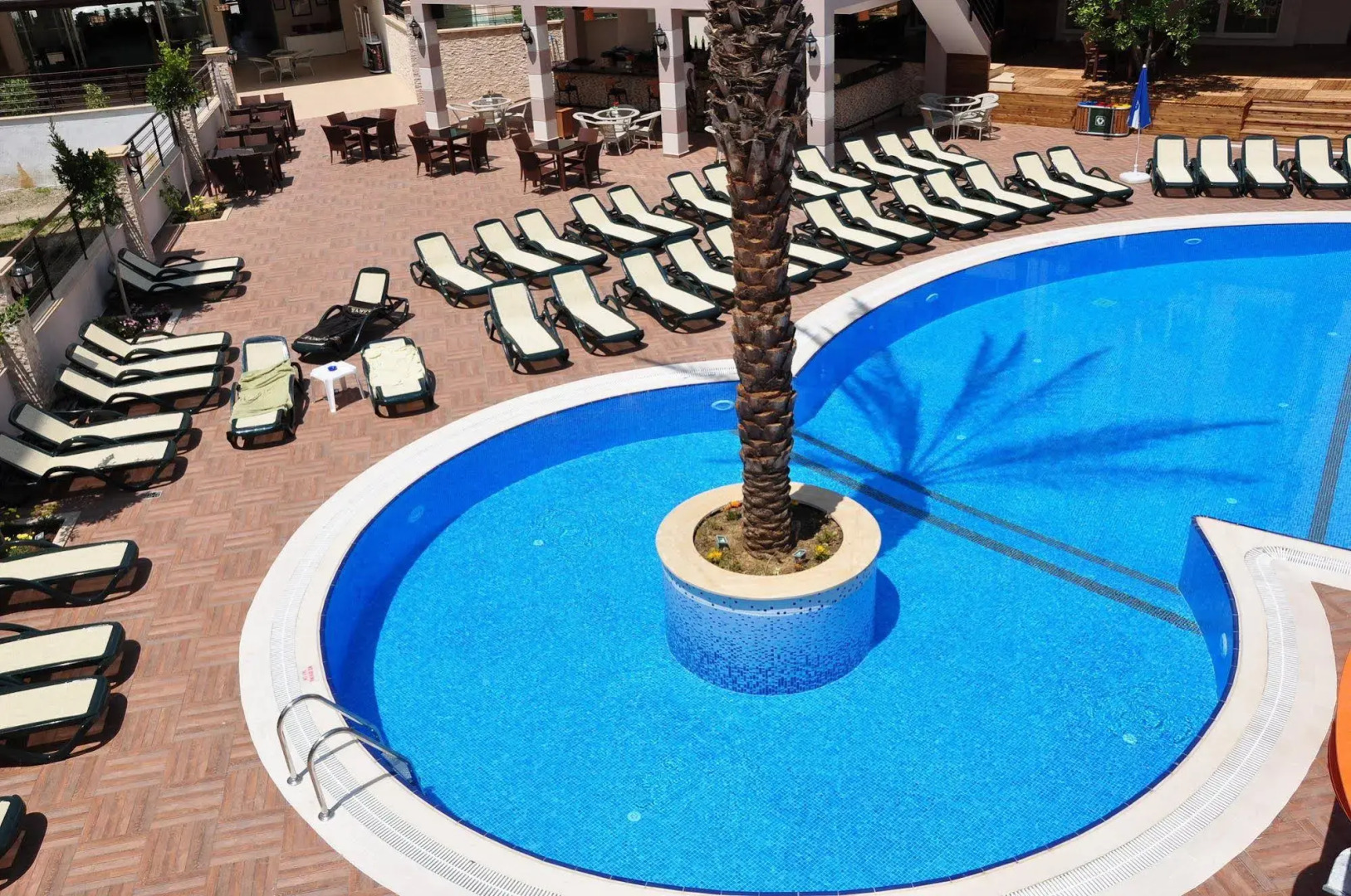 Almera Park Apart Hotel