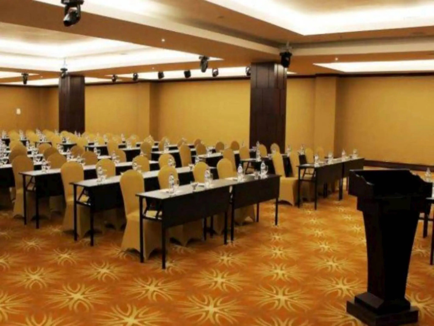 Swiss-Belhotel Harbour Bay