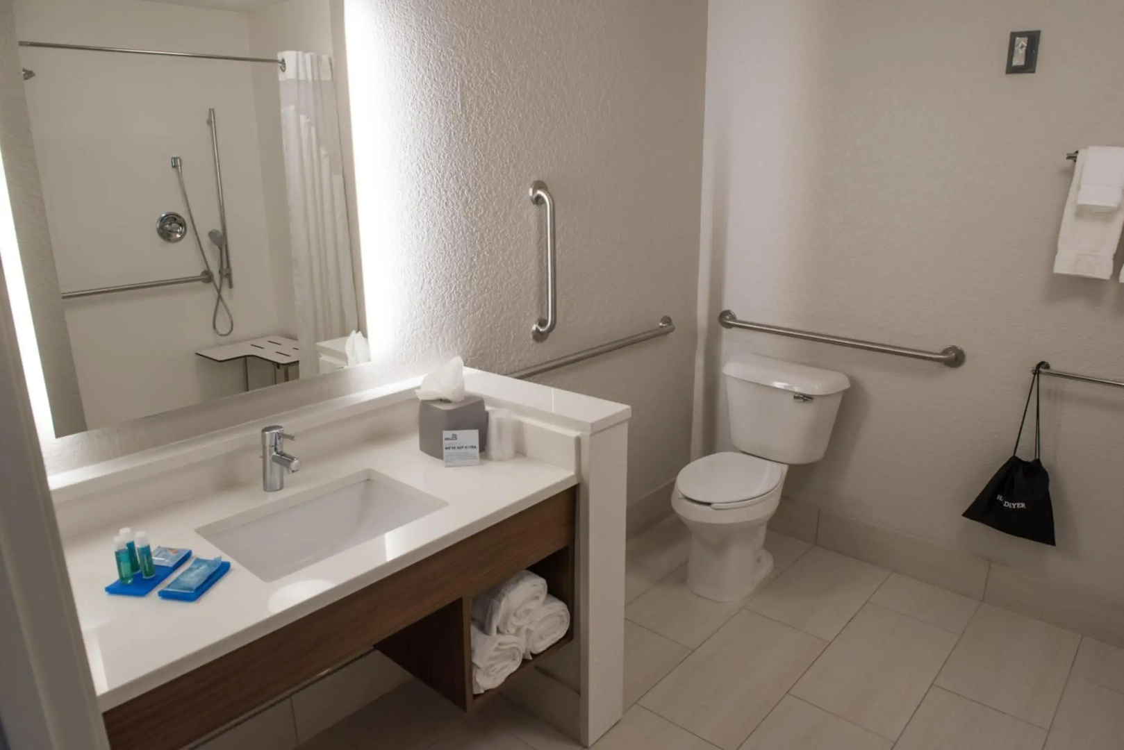 Holiday Inn Express & Suites Warsaw - E Center by IHG