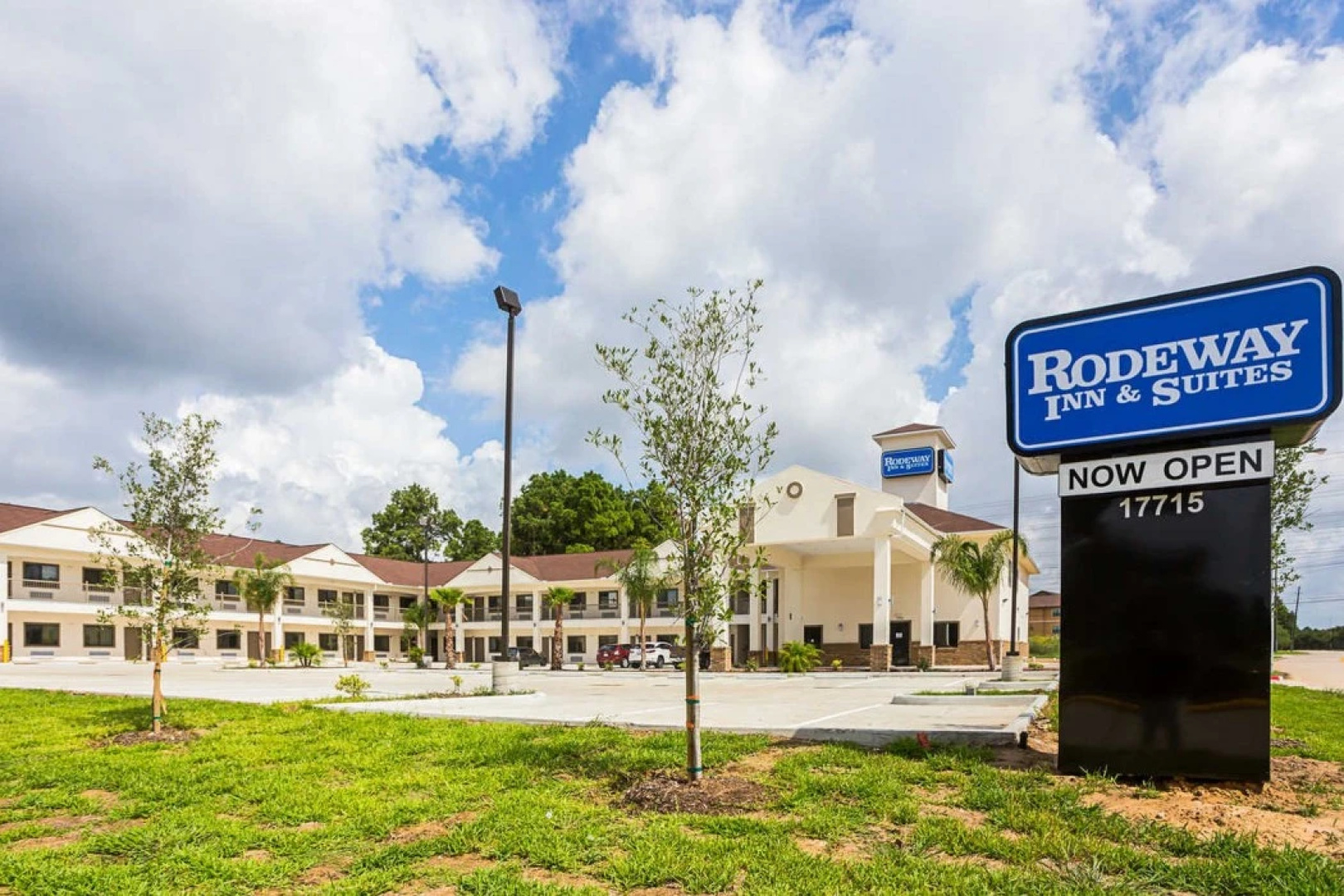 Rodeway Inn & Suites Clarksville near Governors Square Mall